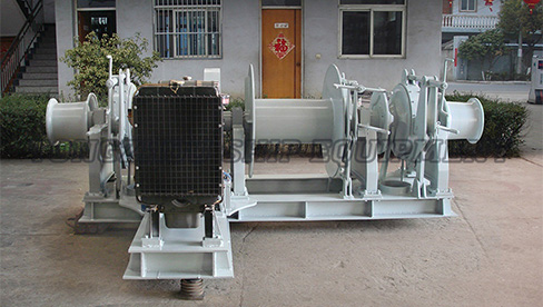 Winch Windlass agus Mooring Cumhachtaithe le Diesel-Cumhachtaithe